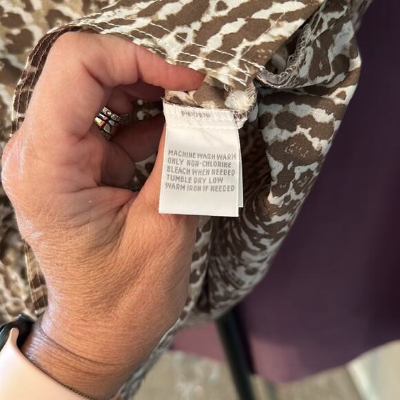 Foxcroft NYC Blouse Button Up Leopard Print Cotton NWT Brown White size 4 - Picture 6 of 6